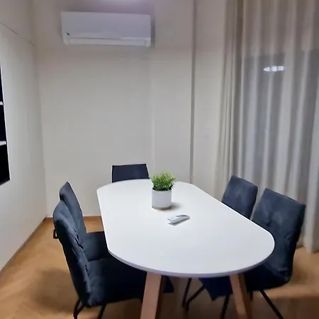 Charming 3-bedroom Next To The Kallimarmaro Stadium Athens
