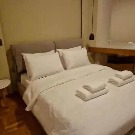 Apartment Charming 3-bedroom Next To The Kallimarmaro Stadium