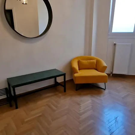 Charming 3-bedroom Next To The Kallimarmaro Stadium Apartment *